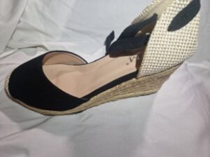 Sandalia estilo alpargatas