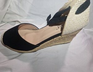 Sandalia estilo alpargatas